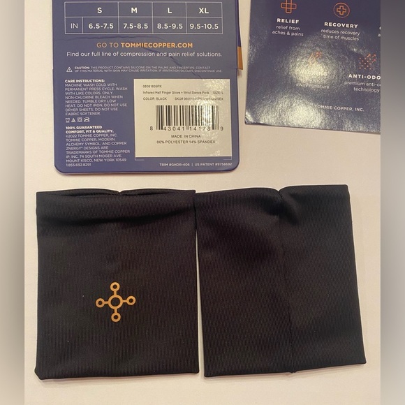 Tommie Copper Infrared Compression Fingerless Gloves and Wrists - Black Large - Picture 10 of 16